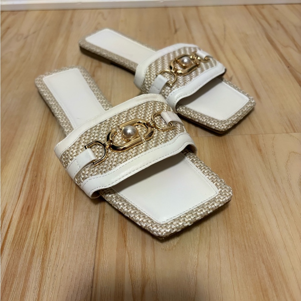 Elegant White and Tan Women's Slide Sandals size 41 us 9 flipper